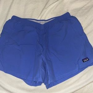 Women’s barely baggie 5’ seam SIZE L